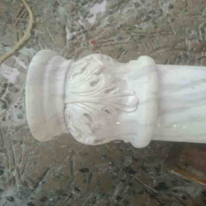 Trụ đá hoa cương cầu thang đục hoa văn